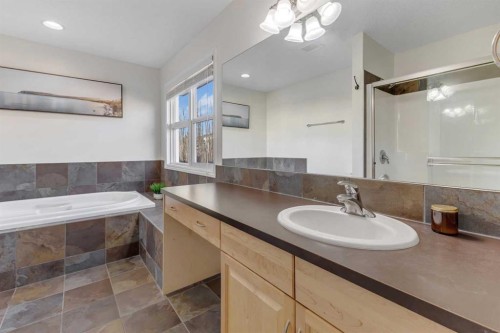 29 Sunset Close, Cochrane, AB - Indoor Photo Showing Bathroom