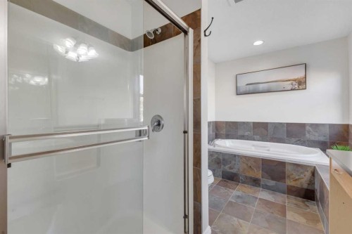 29 Sunset Close, Cochrane, AB - Indoor Photo Showing Bathroom