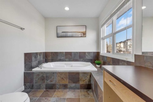 29 Sunset Close, Cochrane, AB - Indoor Photo Showing Bathroom