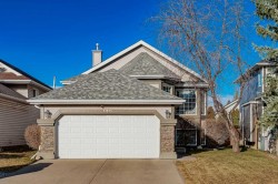 150 Somerset Close SW Calgary, AB T2Y 3C4