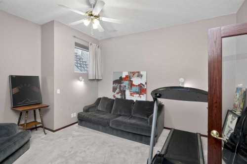 150 Somerset Close Sw, Calgary, AB - Indoor