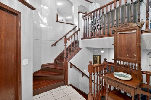 150 Somerset Close Sw, Calgary, AB - Indoor Photo Showing Other Room