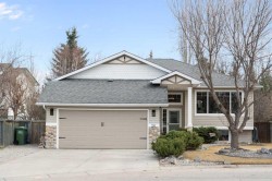 26 Bow Close  Cochrane, AB T4C 1M9