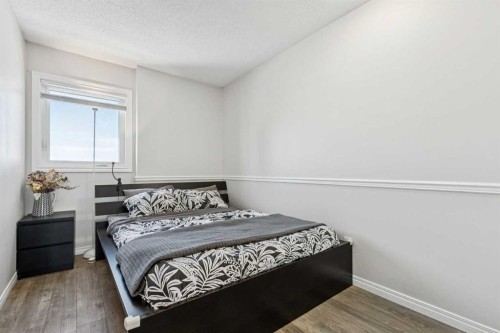 22 Hunterhorn Crescent Ne, Calgary, AB - Indoor Photo Showing Bedroom