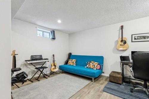 22 Hunterhorn Crescent Ne, Calgary, AB - Indoor