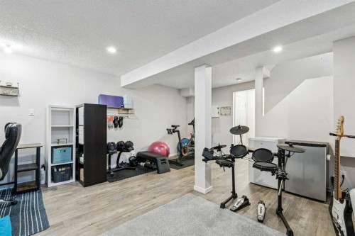 22 Hunterhorn Crescent Ne, Calgary, AB - Indoor