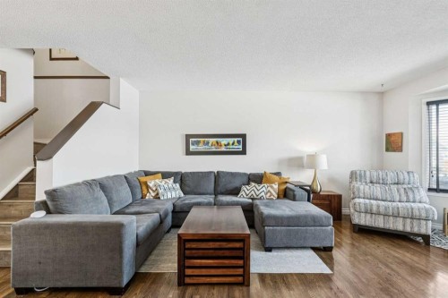 22 Hunterhorn Crescent Ne, Calgary, AB - Indoor Photo Showing Living Room
