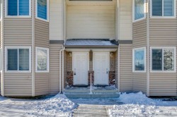114 Royal Birch Villas NW Calgary, AB T3G 5V2