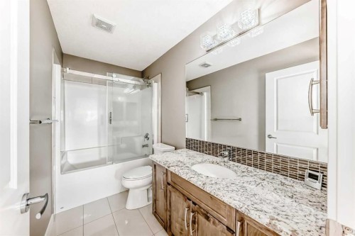 201 Aspenmere Way, Chestermere, AB - Indoor Photo Showing Bathroom