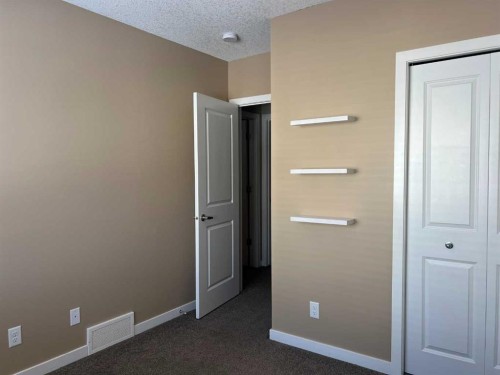 93 Copperstone Common Se, Calgary, AB - Indoor Photo Showing Other Room