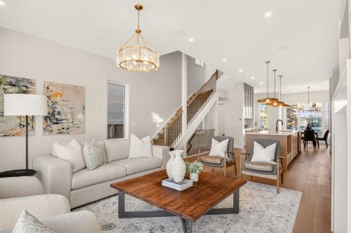 2535 2 Avenue Nw, Calgary, AB - Indoor Photo Showing Living Room
