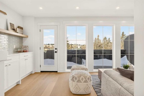 2535 2 Avenue Nw, Calgary, AB - Indoor