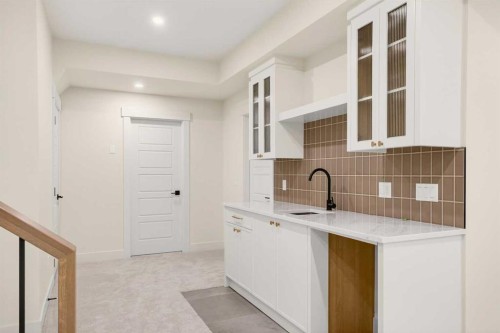 2535 2 Avenue Nw, Calgary, AB - Indoor