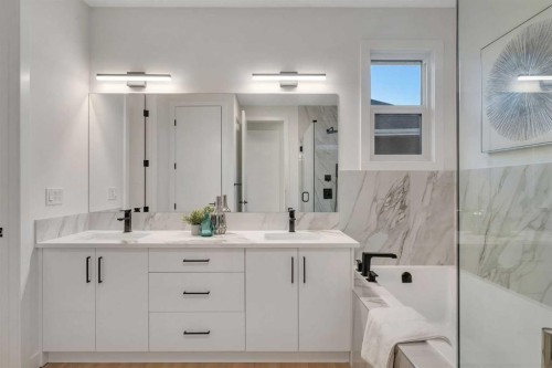 569 Muirfield Crescent, Lyalta, AB - Indoor Photo Showing Bathroom