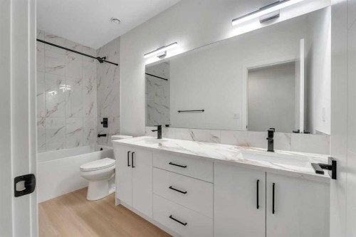 569 Muirfield Crescent, Lyalta, AB - Indoor Photo Showing Bathroom