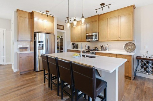 54 Crestbrook Drive Sw, Calgary, AB - Indoor Photo Showing Kitchen