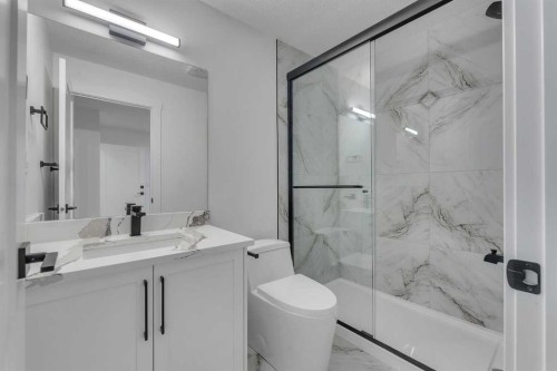 268 South Shore View, Chestermere, AB - Indoor Photo Showing Bathroom