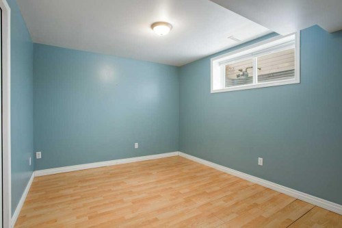 163 Eversyde Circle Sw, Calgary, AB - Indoor Photo Showing Other Room