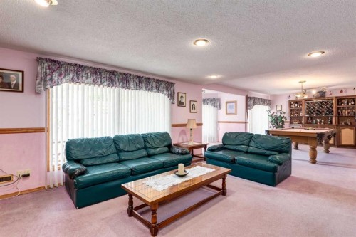 180 Edgevalley Circle Nw, Calgary, AB - Indoor Photo Showing Living Room