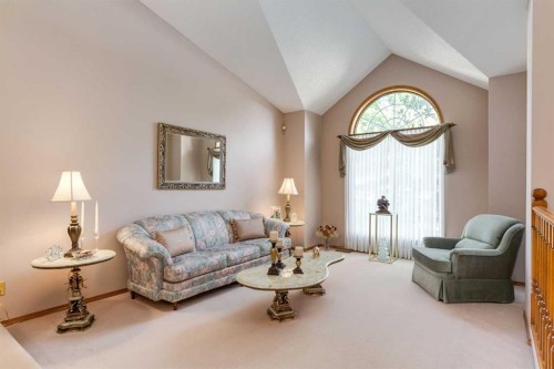 180 Edgevalley Circle Nw, Calgary, AB - Indoor Photo Showing Living Room