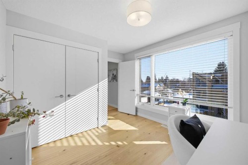 932 5 Avenue Ne, Calgary, AB - Indoor Photo Showing Other Room