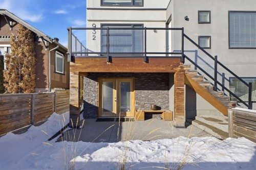 932 5 Avenue Ne, Calgary, AB - Outdoor With Balcony