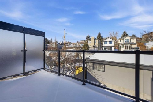 932 5 Avenue Ne, Calgary, AB - Outdoor With Balcony