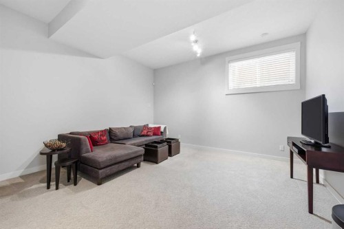 932 5 Avenue Ne, Calgary, AB - Indoor
