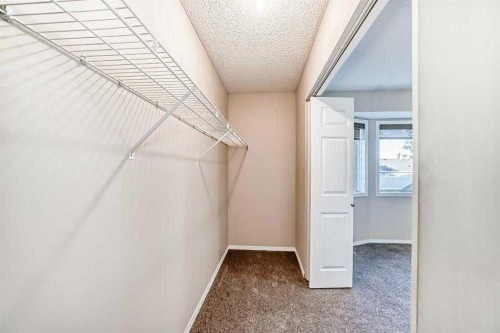 677 Regal Park Ne, Calgary, AB - Indoor