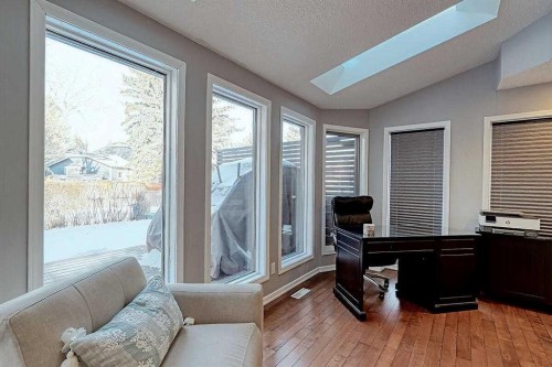 617 Sunmills Drive Se, Calgary, AB - Indoor