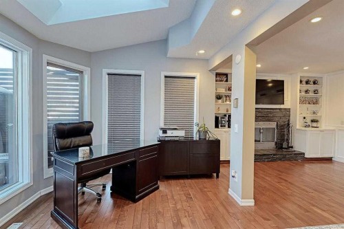 617 Sunmills Drive Se, Calgary, AB - Indoor