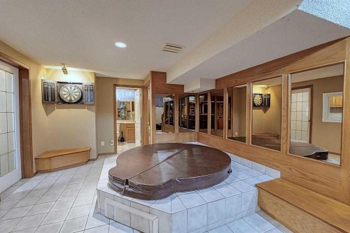 617 Sunmills Drive Se, Calgary, AB - Indoor Photo Showing Other Room