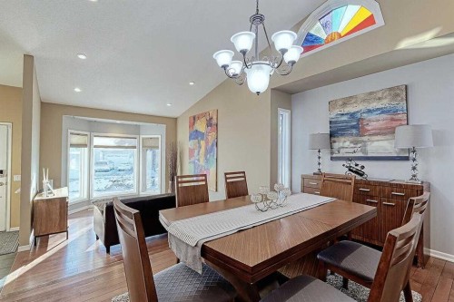 617 Sunmills Drive Se, Calgary, AB - Indoor Photo Showing Dining Room