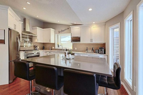 617 Sunmills Drive Se, Calgary, AB - Indoor Photo Showing Kitchen