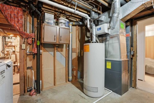 5224 5 Avenue Se, Calgary, AB - Indoor Photo Showing Basement