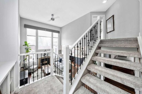 95 Cranleigh Gardens Se, Calgary, AB - Indoor Photo Showing Other Room