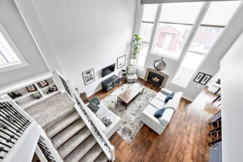 95 Cranleigh Gardens Se, Calgary, AB - Indoor