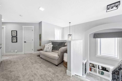 95 Cranleigh Gardens Se, Calgary, AB - Indoor Photo Showing Other Room