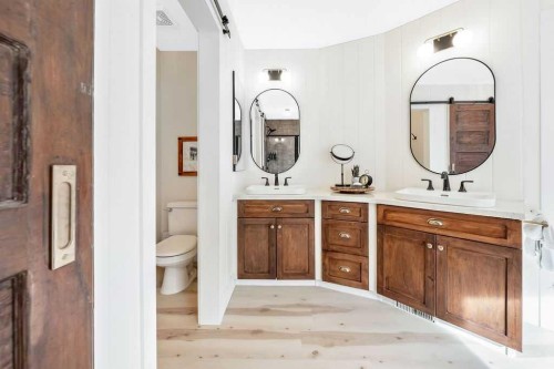 95 Cranleigh Gardens Se, Calgary, AB - Indoor Photo Showing Bathroom