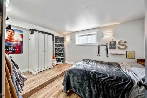95 Cranleigh Gardens Se, Calgary, AB - Indoor Photo Showing Bedroom