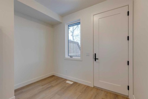 2124 7 Street Nw, Calgary, AB - Indoor Photo Showing Other Room