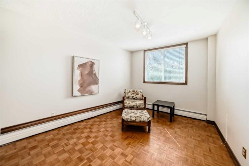 201-512 Cedar Crescent Sw, Calgary, AB - Indoor Photo Showing Other Room