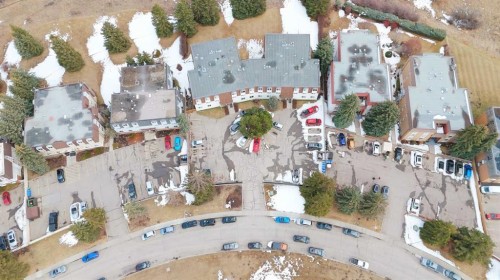 201-512 Cedar Crescent Sw, Calgary, AB - Outdoor With View