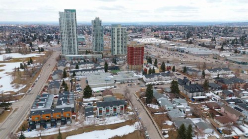 201-512 Cedar Crescent Sw, Calgary, AB - Outdoor With View