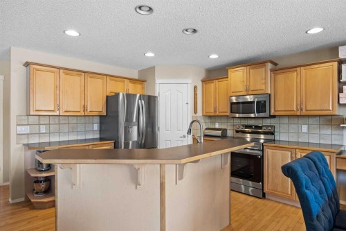 83 Cougarstone Way Sw, Calgary, AB - Indoor Photo Showing Kitchen