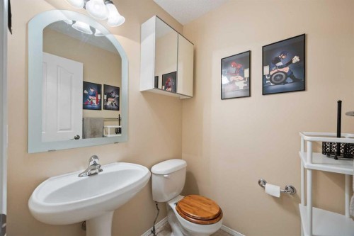 83 Cougarstone Way Sw, Calgary, AB - Indoor Photo Showing Bathroom