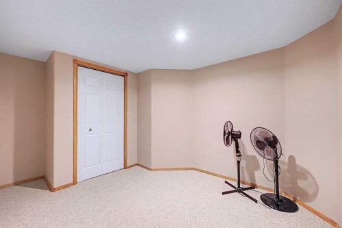 433 Coral Springs Place Ne, Calgary, AB - Indoor Photo Showing Other Room