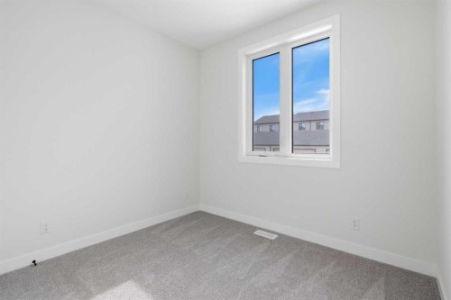 35 Belvedere Crescent Se, Calgary, AB - Indoor Photo Showing Other Room