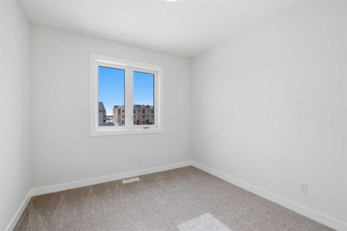 35 Belvedere Crescent Se, Calgary, AB - Indoor Photo Showing Other Room