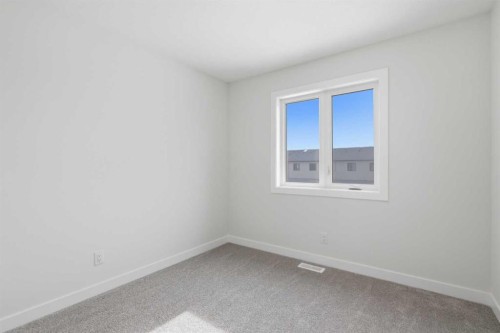 35 Belvedere Crescent Se, Calgary, AB - Indoor Photo Showing Other Room